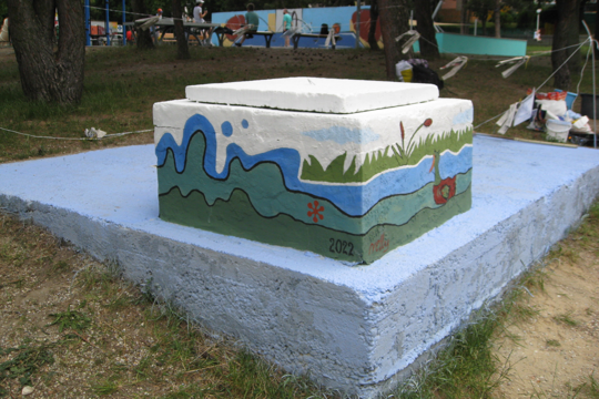 Maľovanie objektu BVS v rámci projektu Bezbariérová pitná fontánka v zelenej oáze (4.6.2022)